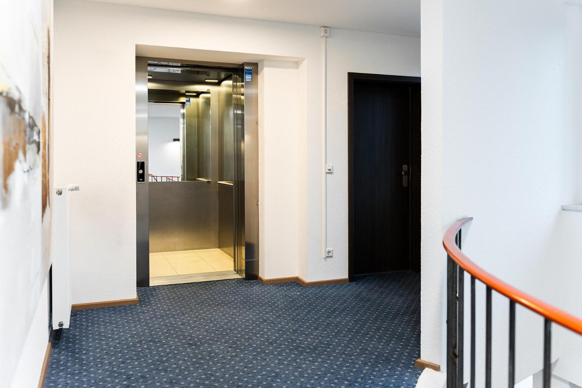 Hotel Vier Jahreszeiten Therme & Kliniken Bad Krozingen Naehe Freiburg & Schwarzwald Ideal Fuer Wellness Kur & Business Ausfluege 24H Check In- Wlan & Parken Gratis Exteriör bild