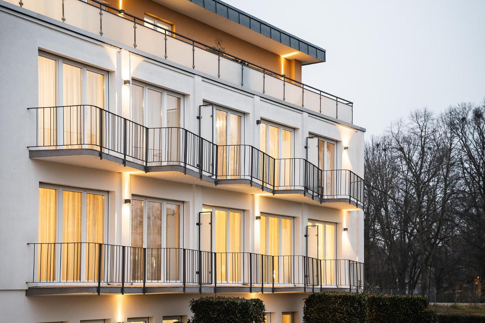 Hotel Vier Jahreszeiten Therme & Kliniken Bad Krozingen Naehe Freiburg & Schwarzwald Ideal Fuer Wellness Kur & Business Ausfluege 24H Check In- Wlan & Parken Gratis Exteriör bild