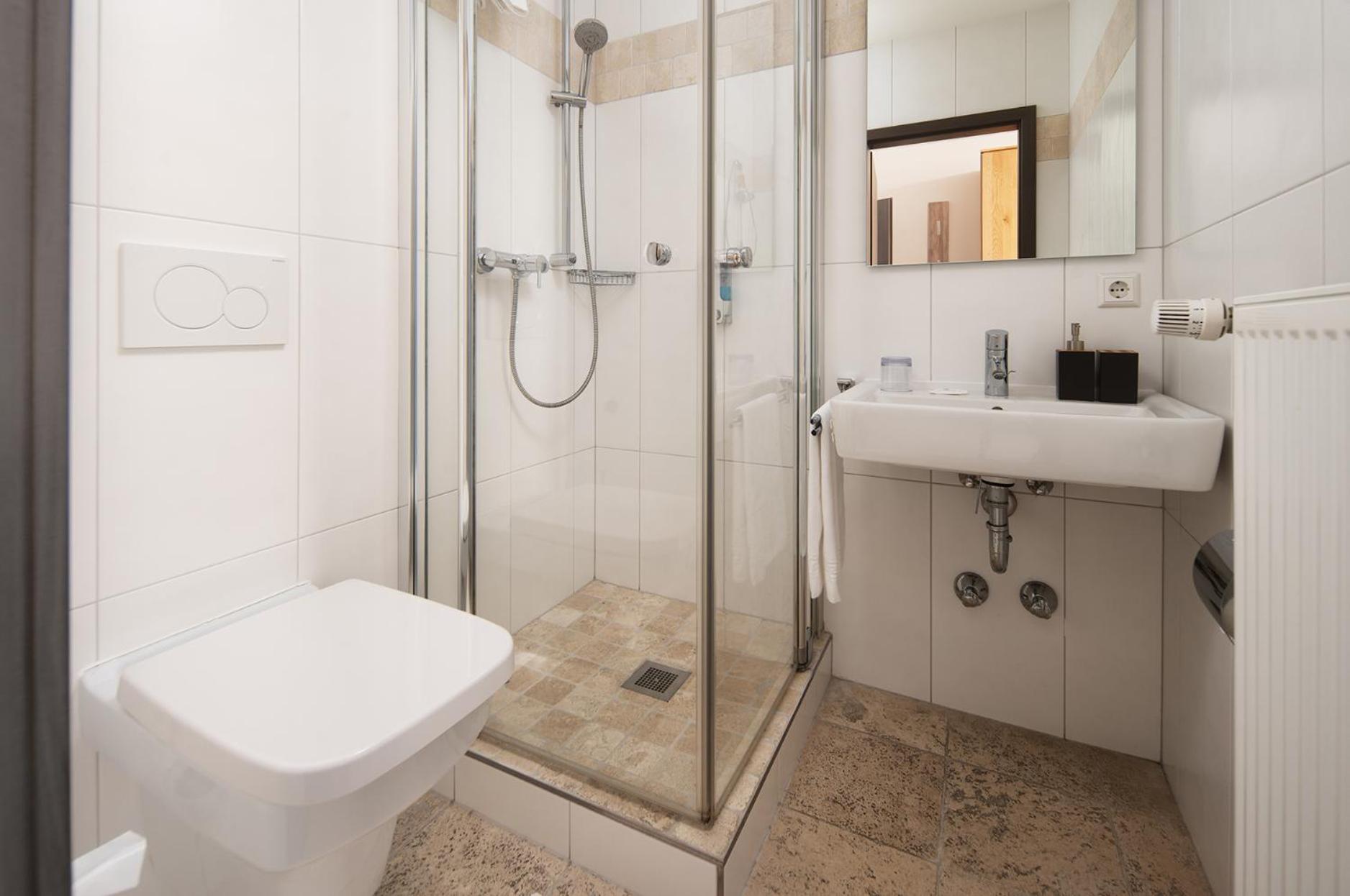 Hotel Vier Jahreszeiten Therme & Kliniken Bad Krozingen Naehe Freiburg & Schwarzwald Ideal Fuer Wellness Kur & Business Ausfluege 24H Check In- Wlan & Parken Gratis Exteriör bild