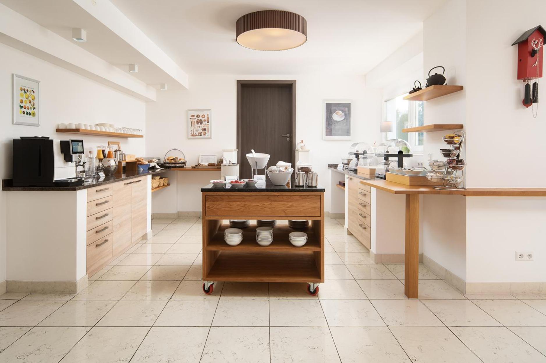 Hotel Vier Jahreszeiten Therme & Kliniken Bad Krozingen Naehe Freiburg & Schwarzwald Ideal Fuer Wellness Kur & Business Ausfluege 24H Check In- Wlan & Parken Gratis Exteriör bild
