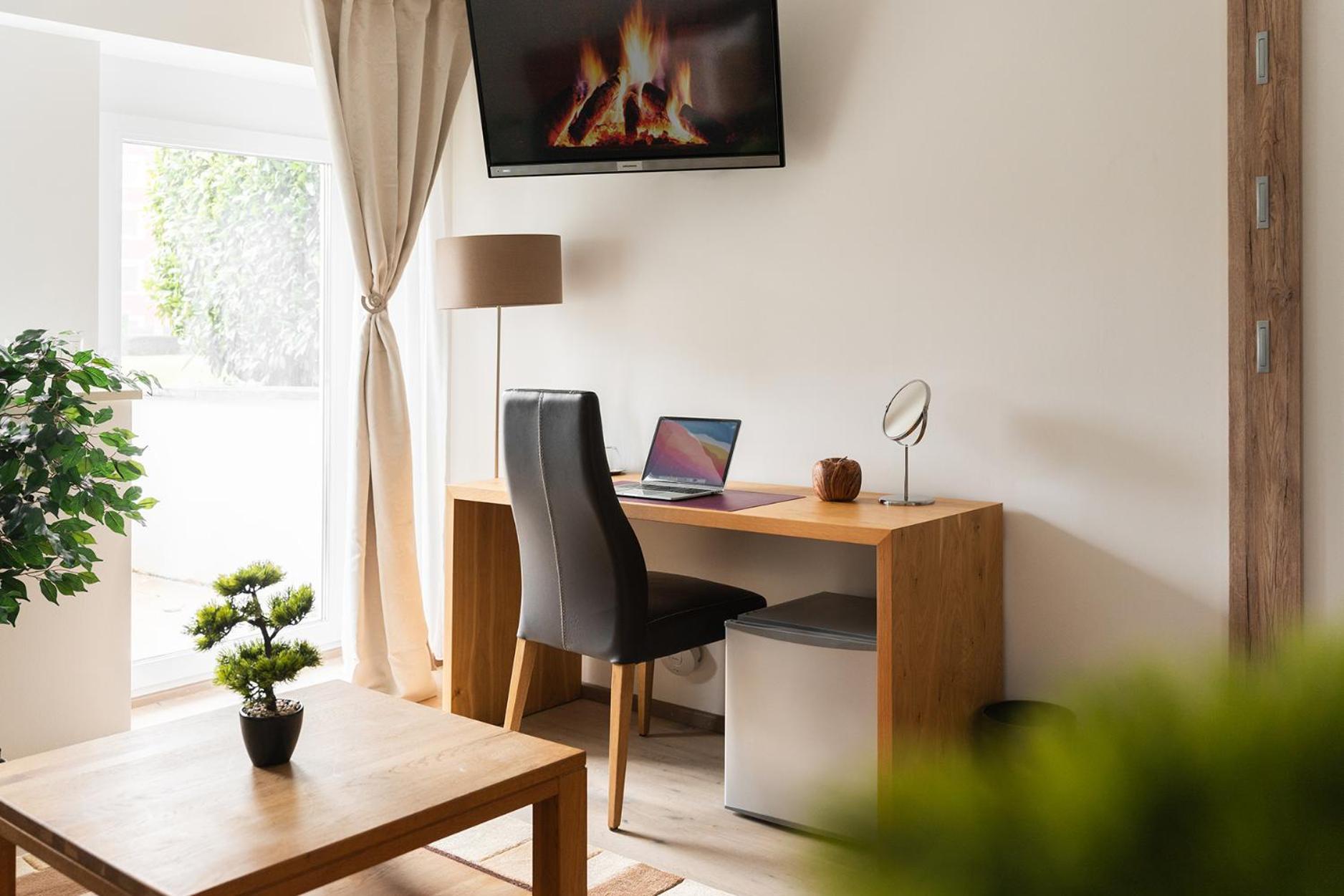 Hotel Vier Jahreszeiten Therme & Kliniken Bad Krozingen Naehe Freiburg & Schwarzwald Ideal Fuer Wellness Kur & Business Ausfluege 24H Check In- Wlan & Parken Gratis Exteriör bild