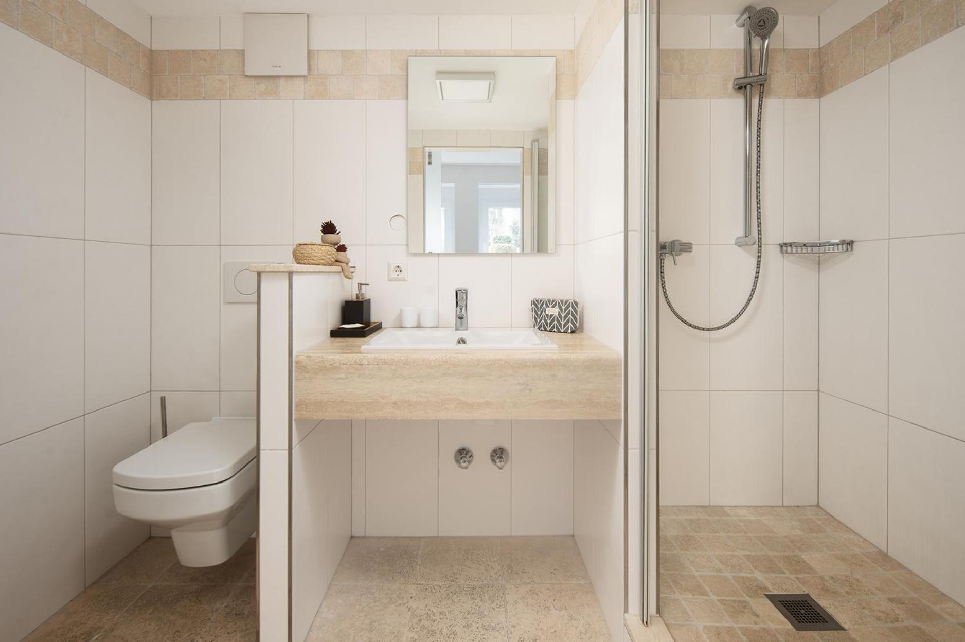 Hotel Vier Jahreszeiten Therme & Kliniken Bad Krozingen Naehe Freiburg & Schwarzwald Ideal Fuer Wellness Kur & Business Ausfluege 24H Check In- Wlan & Parken Gratis Exteriör bild